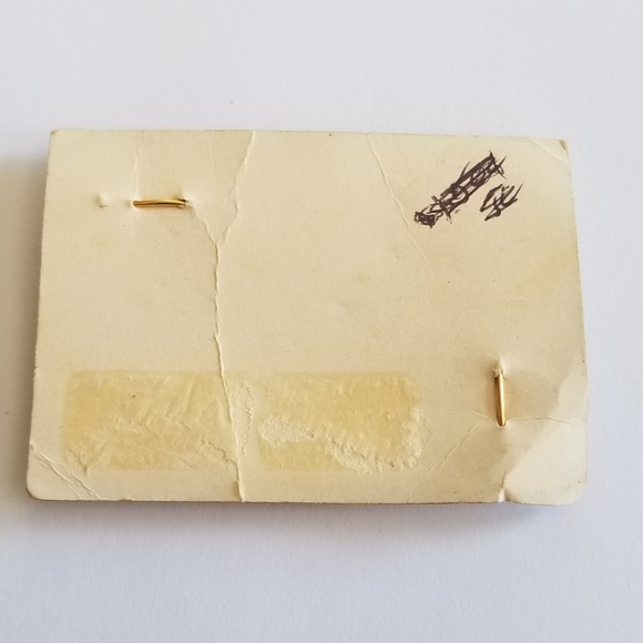 Vintage Canada souvenir pin cross and maple leaf connected by chain gold tone - Picture 9 of 9